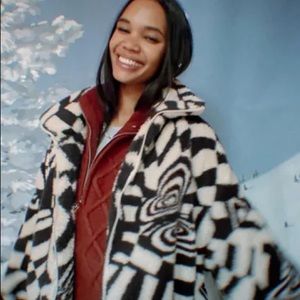 NWT UO Olivia Printed Sherpa Jacket